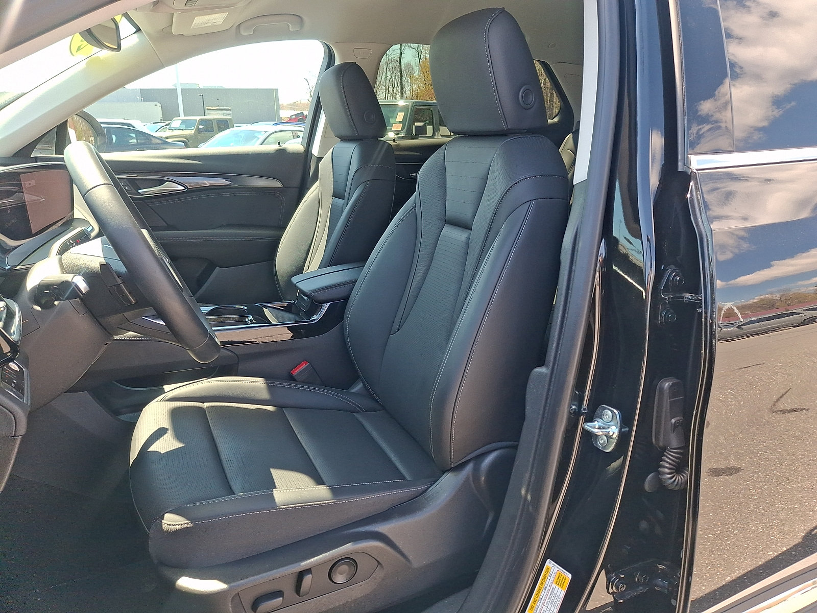 Used 2025 Buick Envision Preferred AWD/4WD image 13