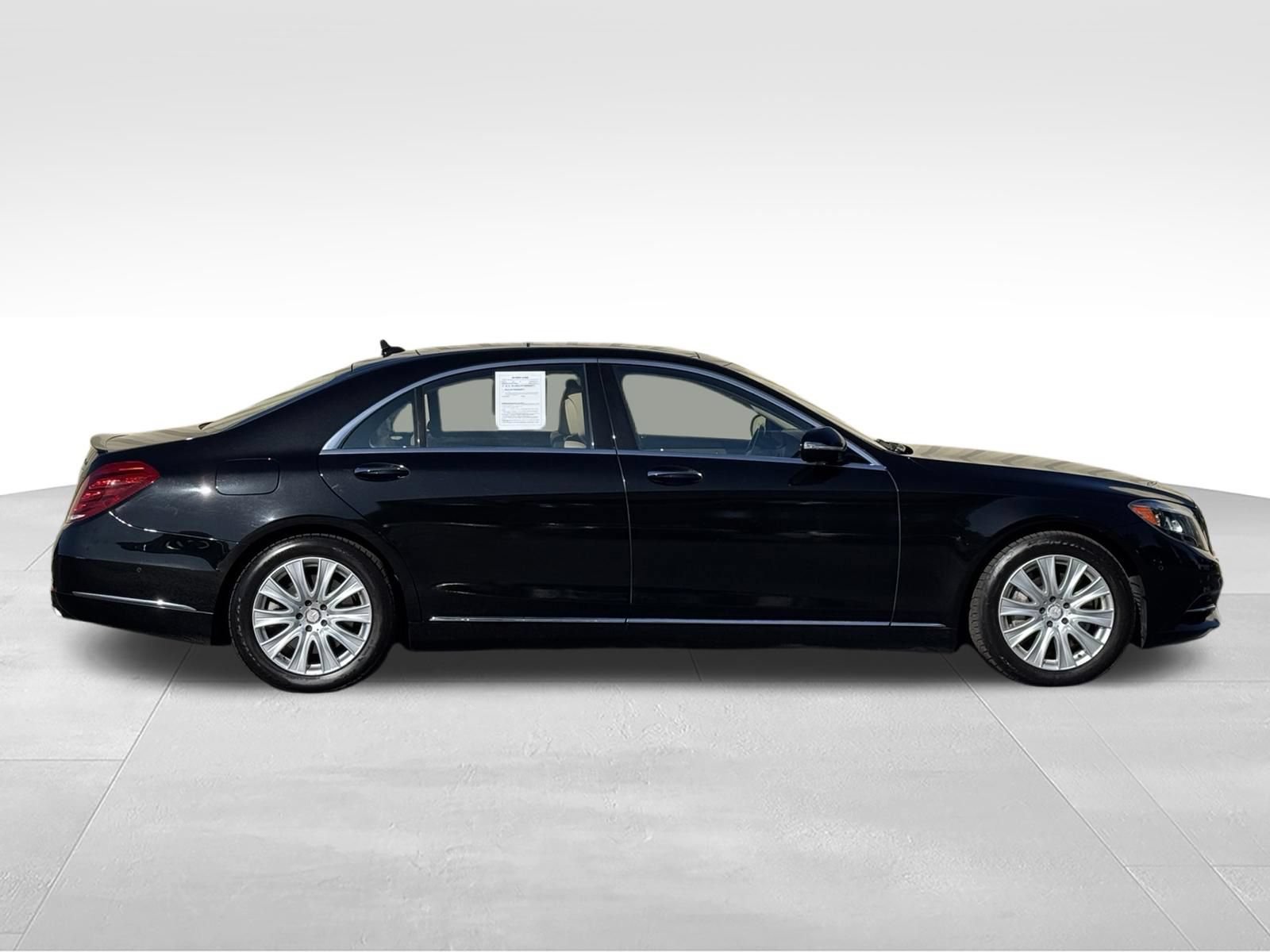 Used 2015 Mercedes-Benz S 550 4MATIC Sedan image 3