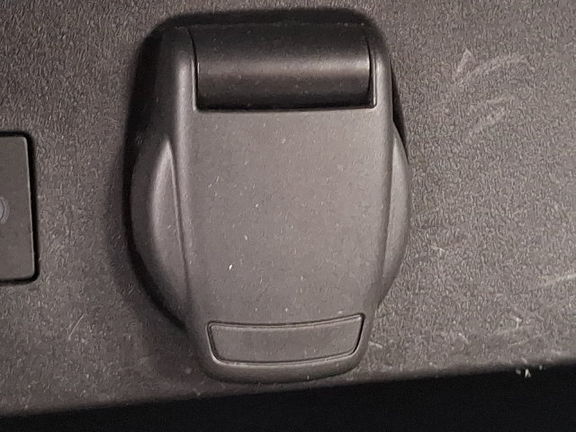 Used 2025 Nissan Versa SV FWD image 26