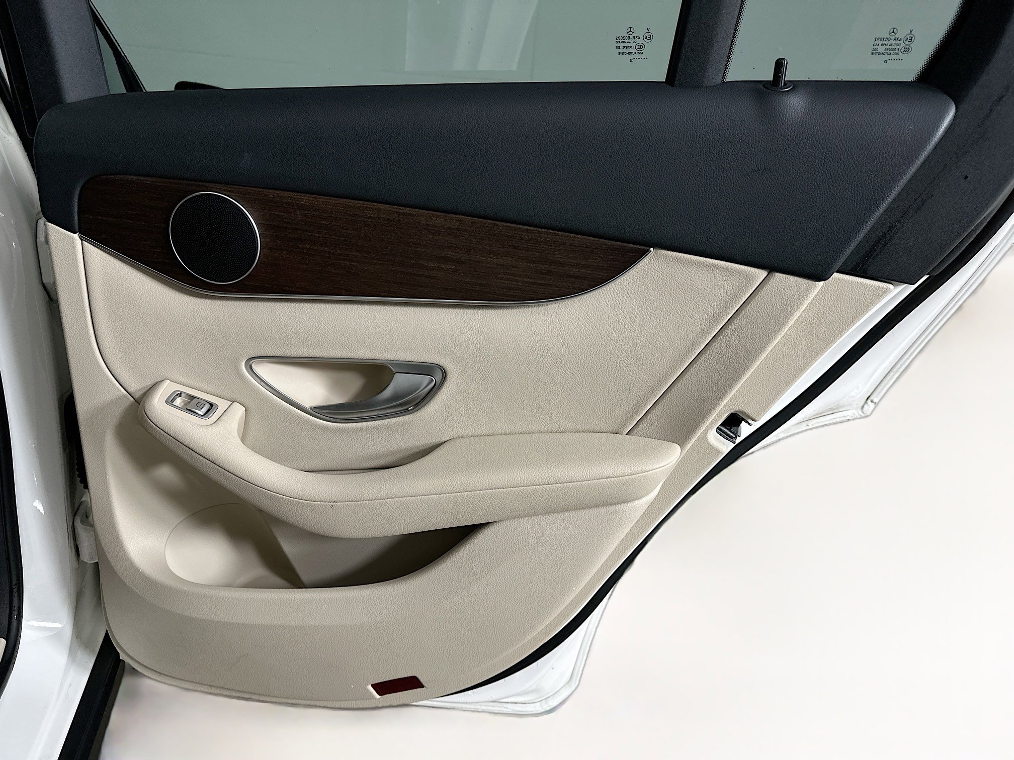 Used 2022 Mercedes-Benz GLC 300 4MATIC w/ Premium Package Lite image 30