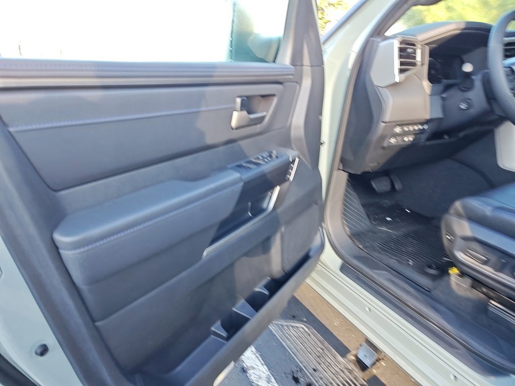 Used 2026 Toyota Tundra Platinum AWD/4WD image 8