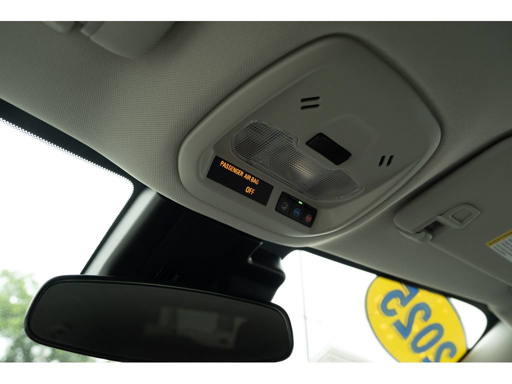 Used 2025 Chevrolet Trax LT FWD image 29