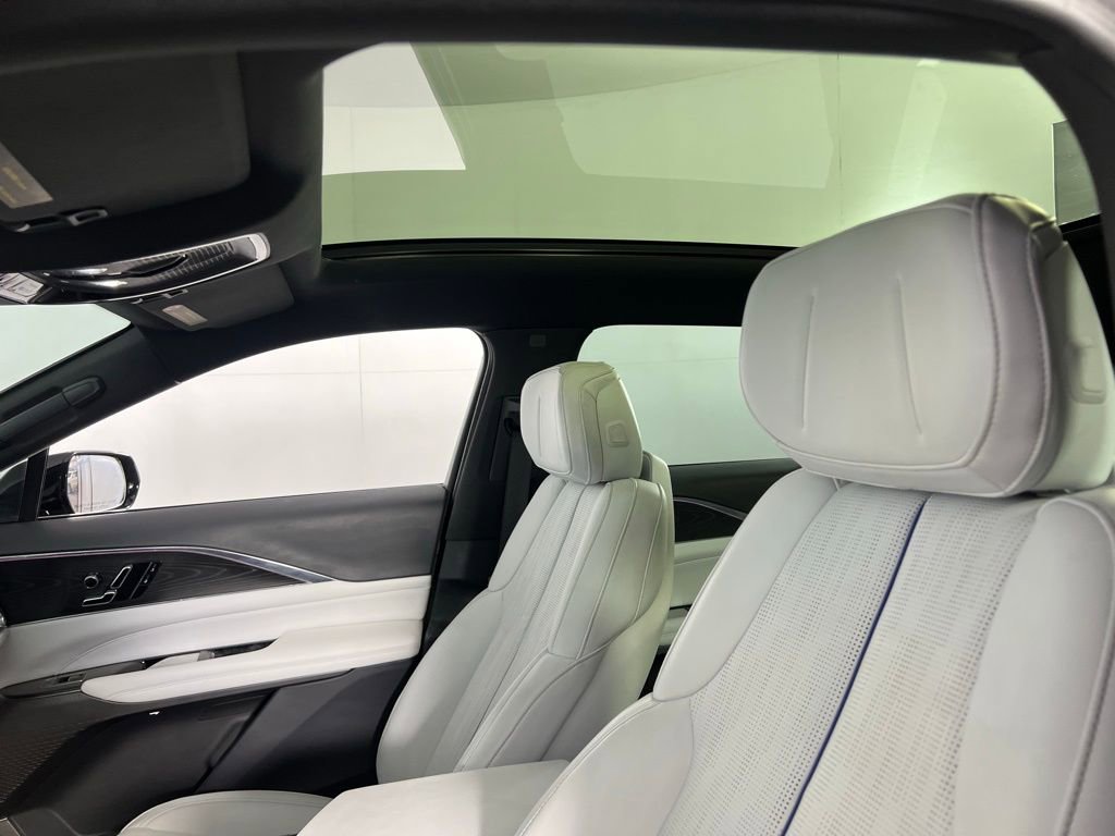 Used 2024 Cadillac Lyriq Sport image 25