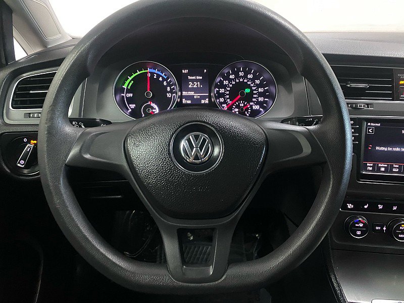 Used 2016 Volkswagen e-Golf SE w/ DC Fast Charging Package FWD image 17