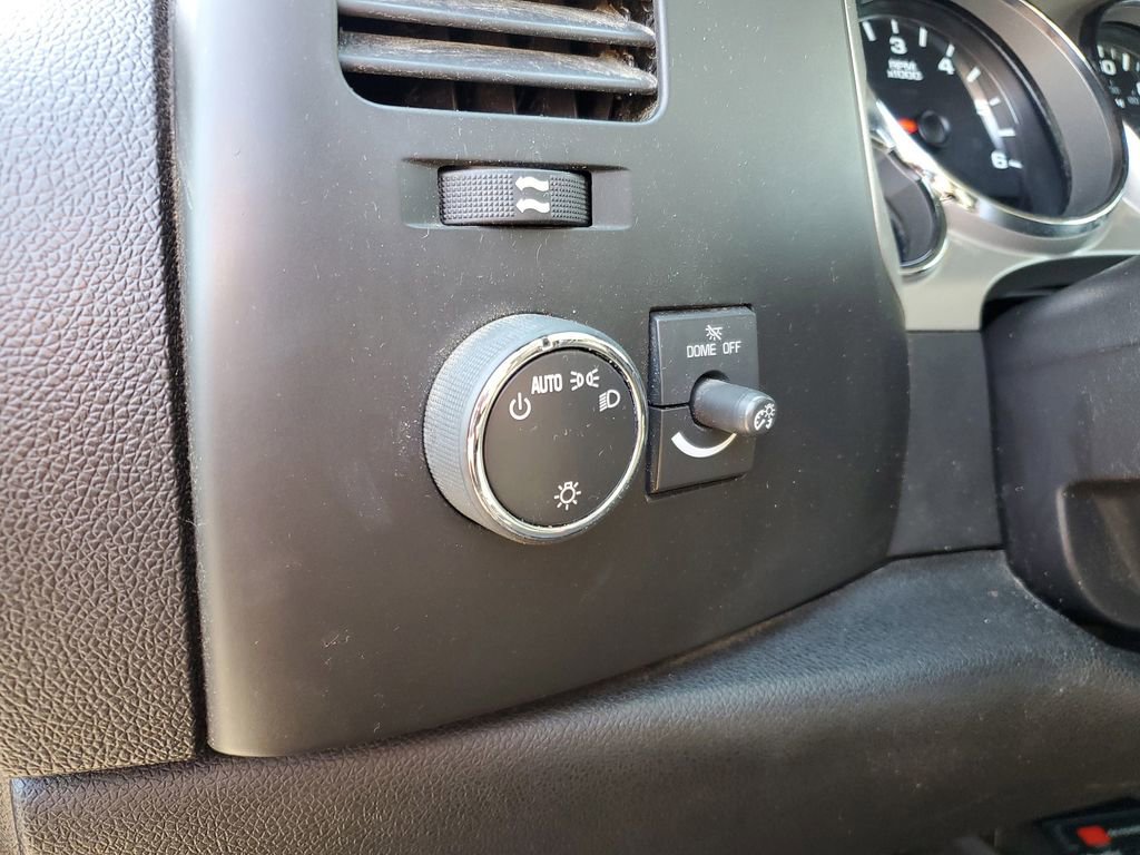 Used 2014 Chevrolet Silverado 2500 LT image 7