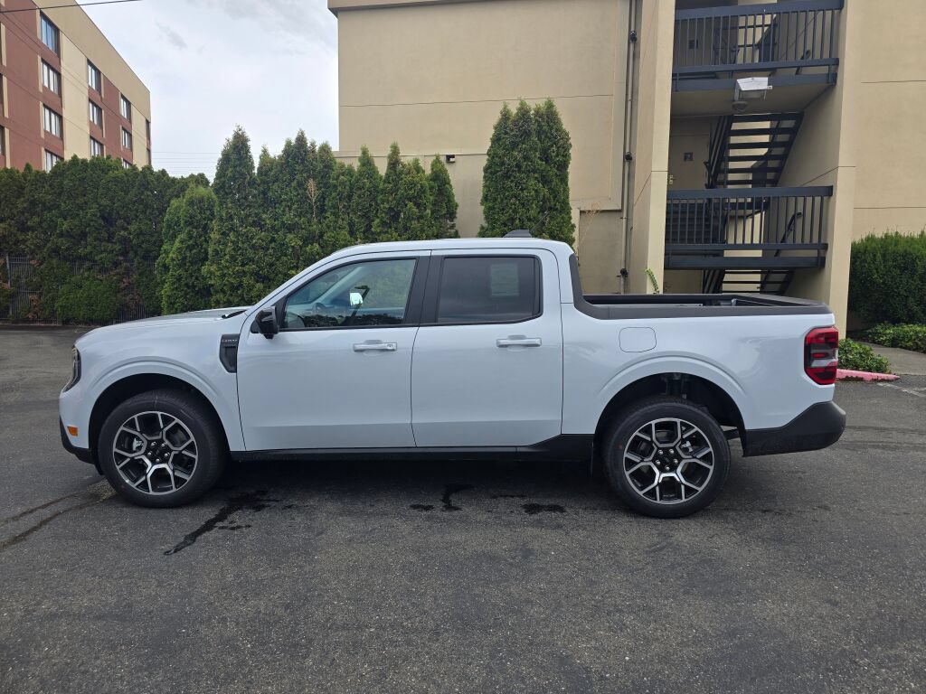 New 2026 Ford Maverick Lariat w/ 4K Tow Package AWD/4WD image 8