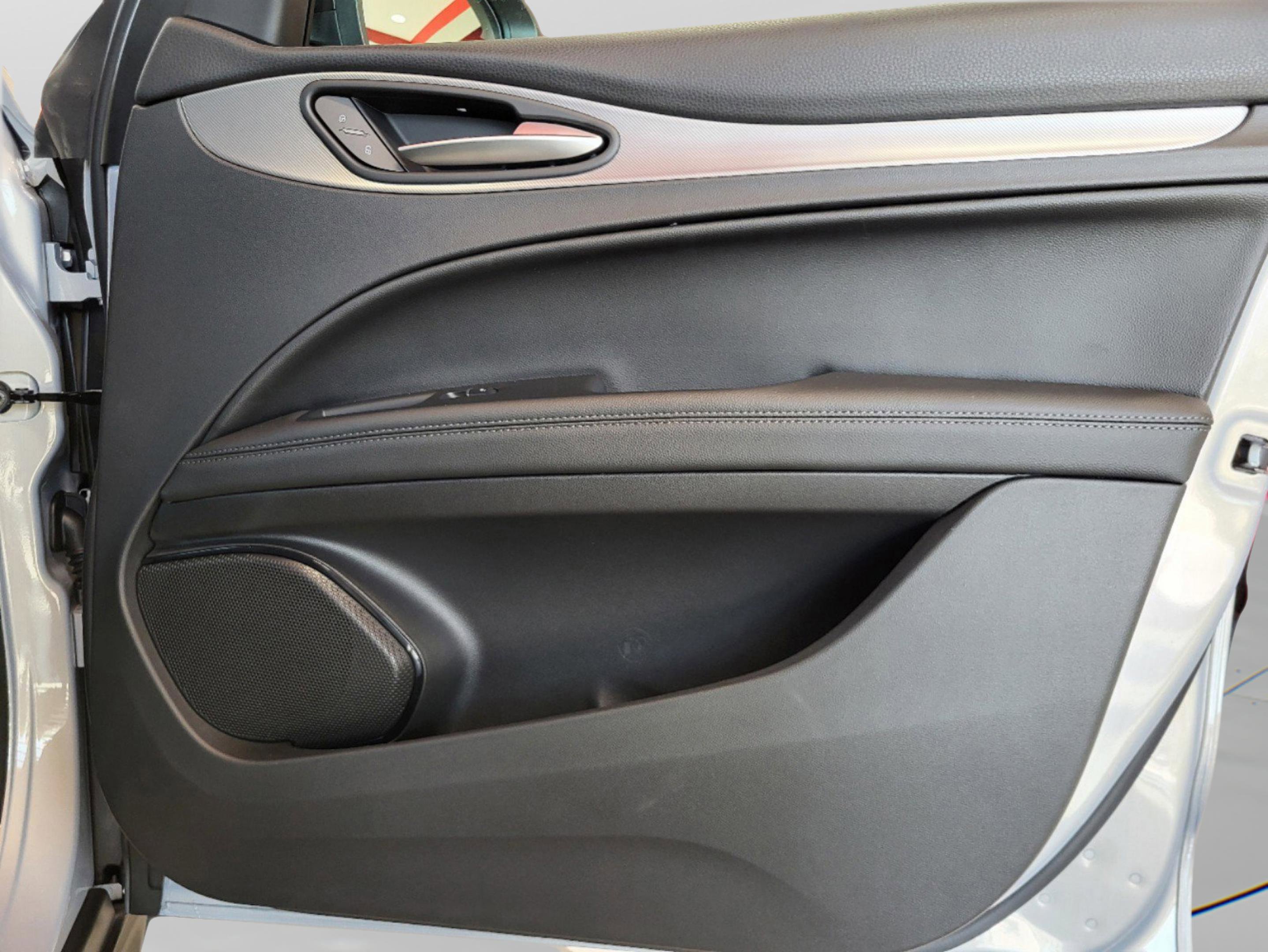 New 2025 Alfa Romeo Stelvio Sprint image 34