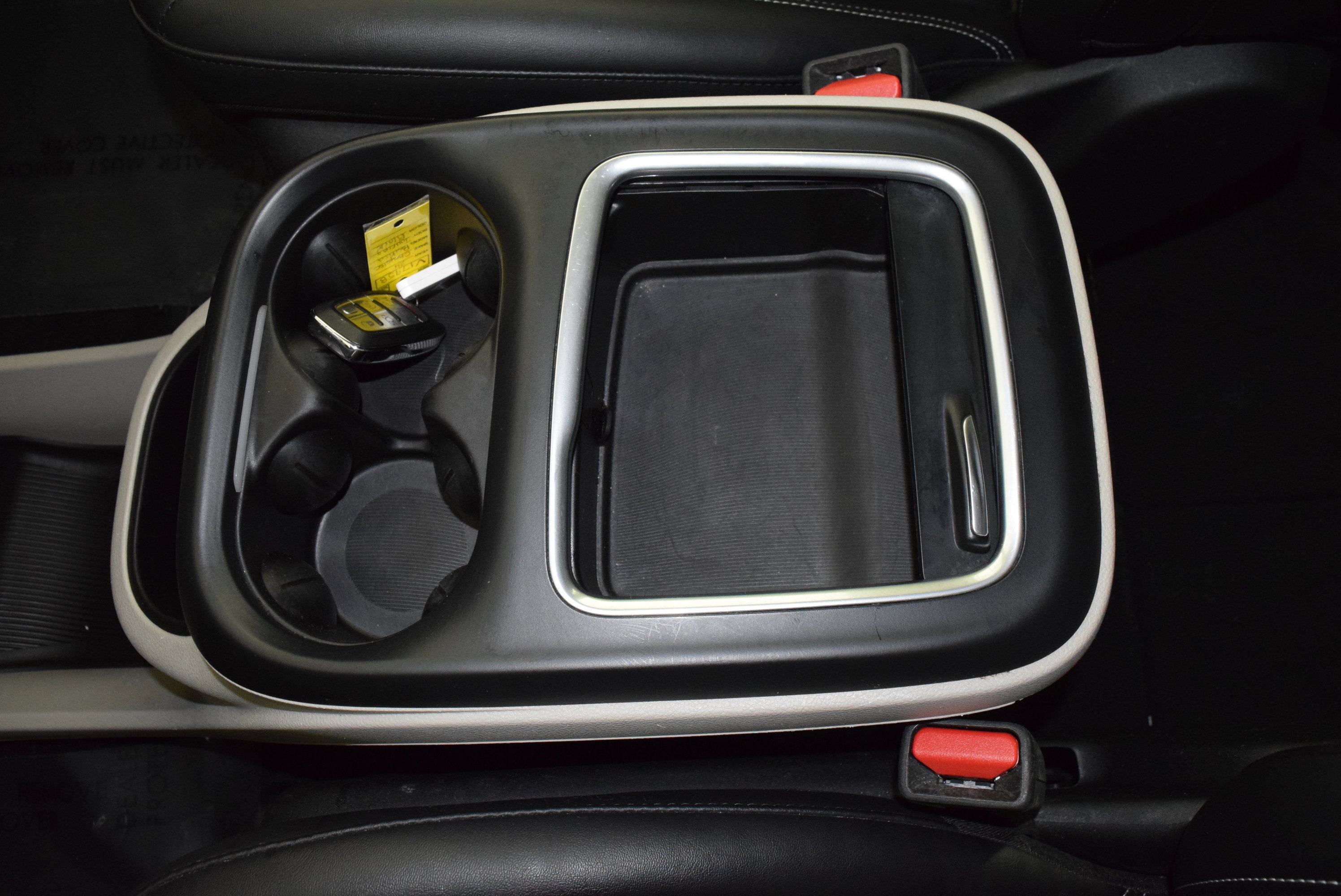 Used 2024 Chrysler Pacifica Touring-L image 25