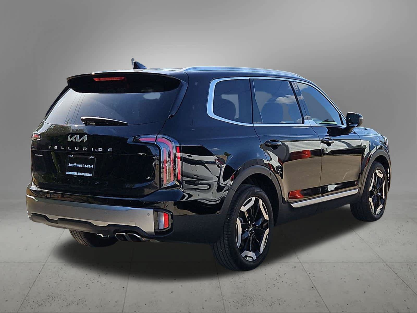 Certified 2025 Kia Telluride EX w/ EX Captain's Chair Package FWD image 6