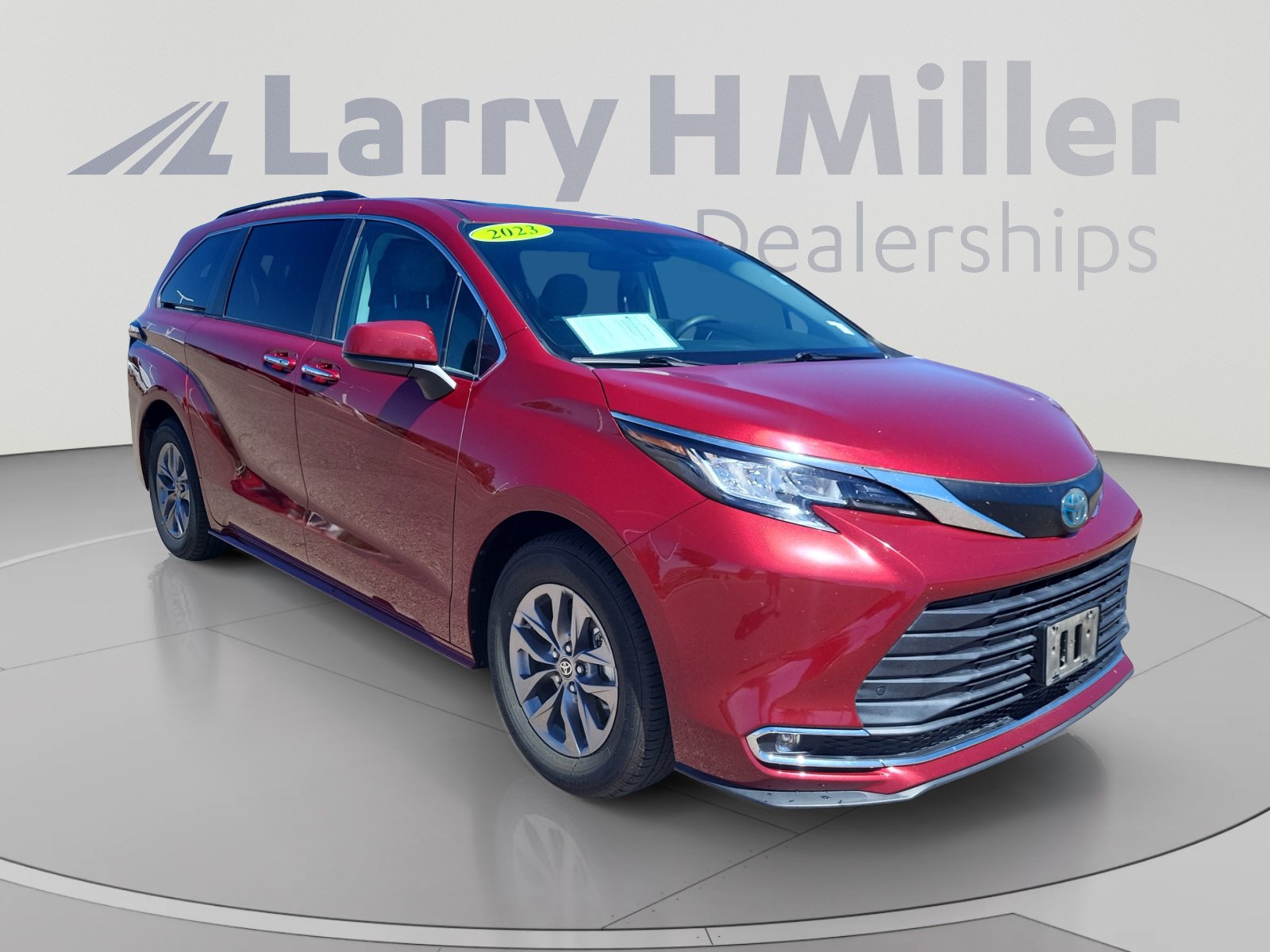 Used 2023 Toyota Sienna XLE FWD image 7