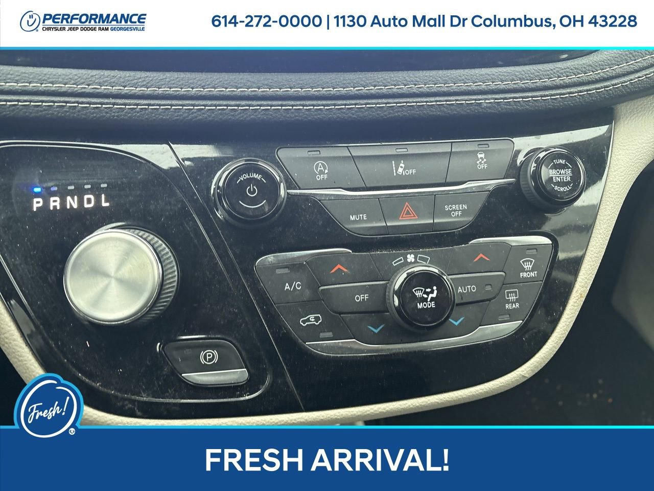 Used 2022 Chrysler Pacifica Touring-L image 22