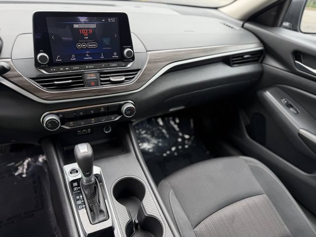 Used 2025 Nissan Altima 2.5 SV FWD image 16