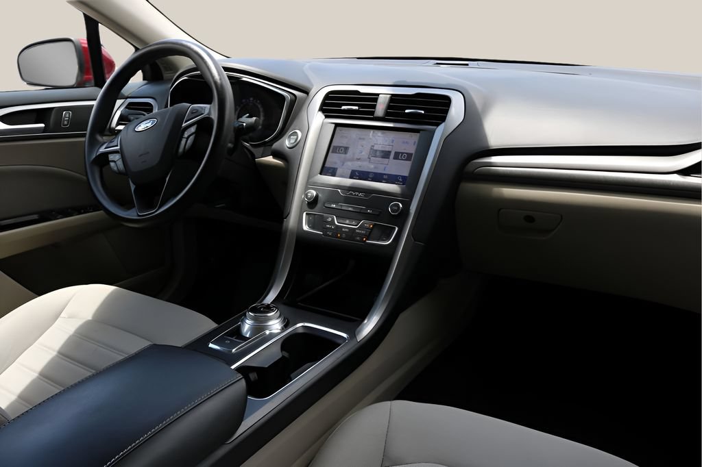Used 2020 Ford Fusion SE FWD image 17