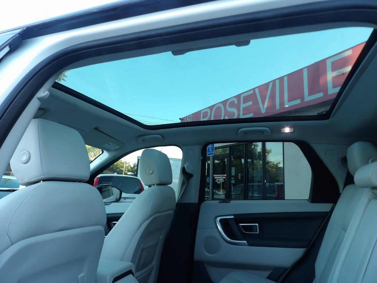 Used 2015 Land Rover Discovery Sport HSE AWD/4WD image 9