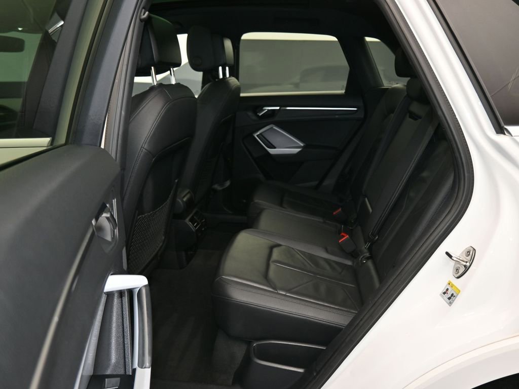 Used 2023 Audi Q3 2.0T Premium image 32
