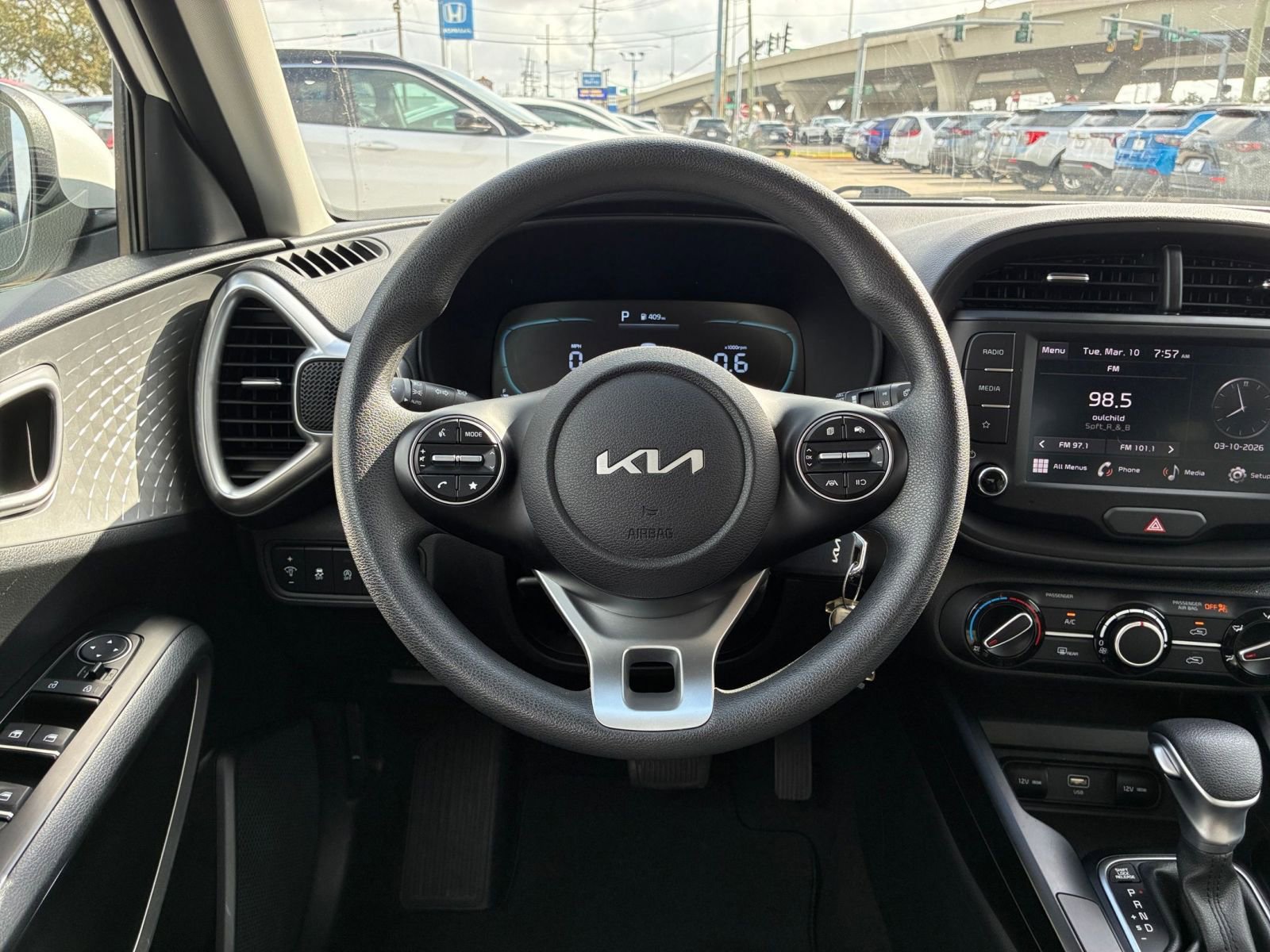 Used 2025 Kia Soul LX w/ LX Technology Package image 27