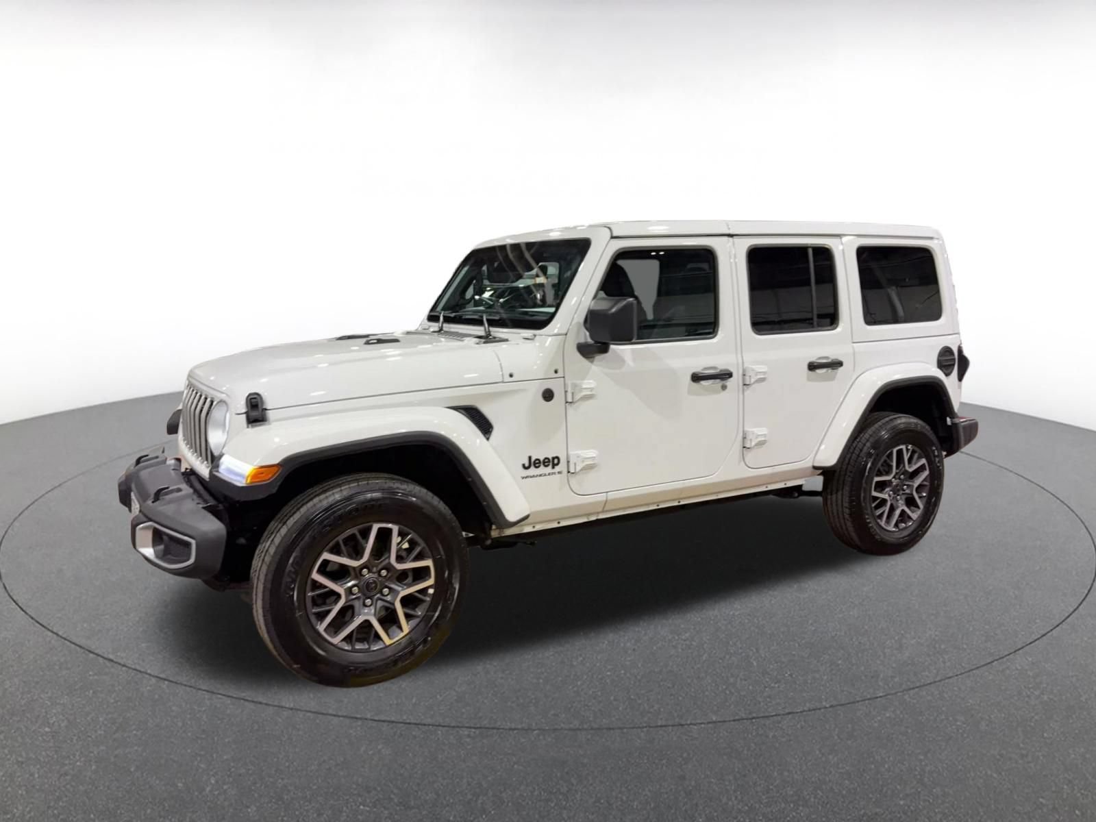 Used 2025 Jeep Wrangler Unlimited Sahara AWD/4WD image 7