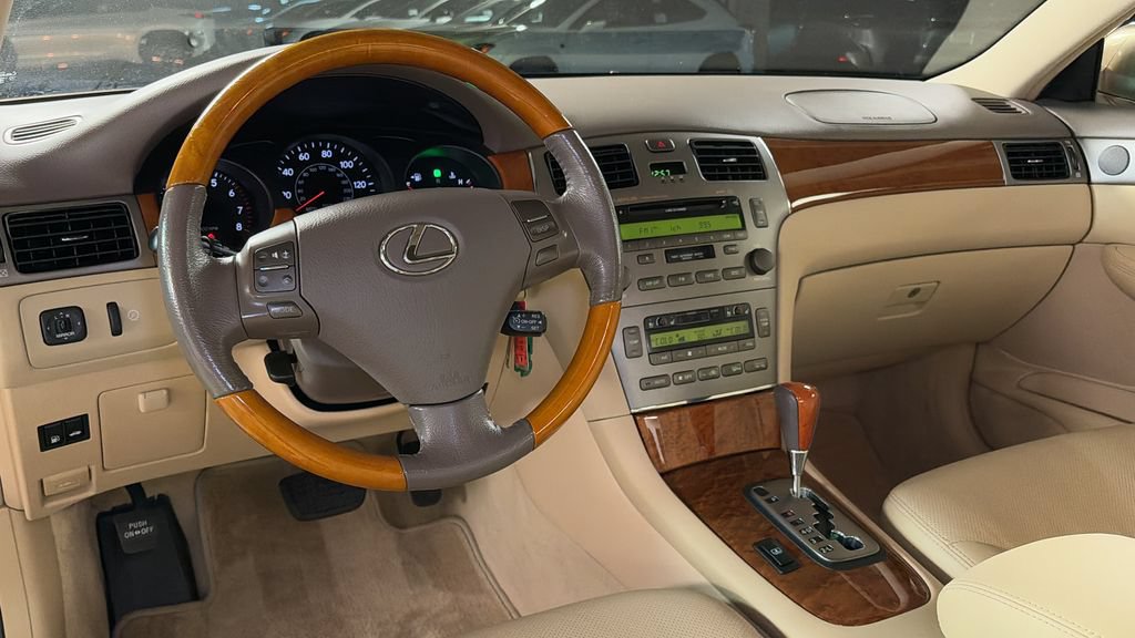 Used 2005 Lexus ES 330 FWD image 15
