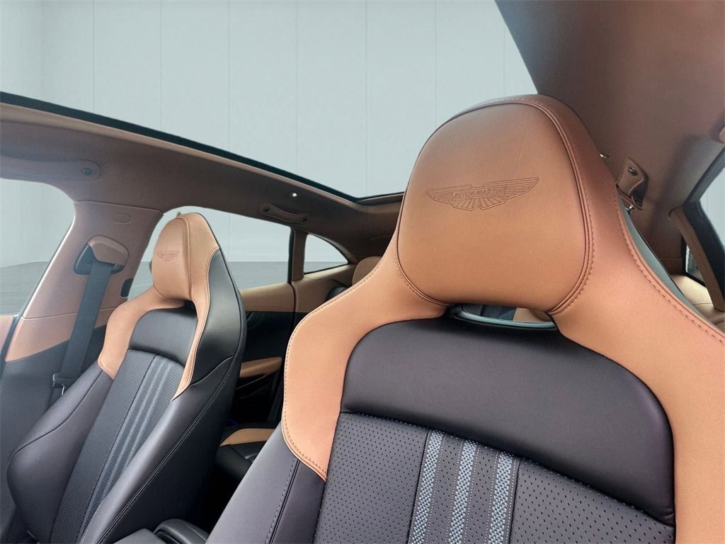 New 2026 Aston Martin DBX 707 image 35