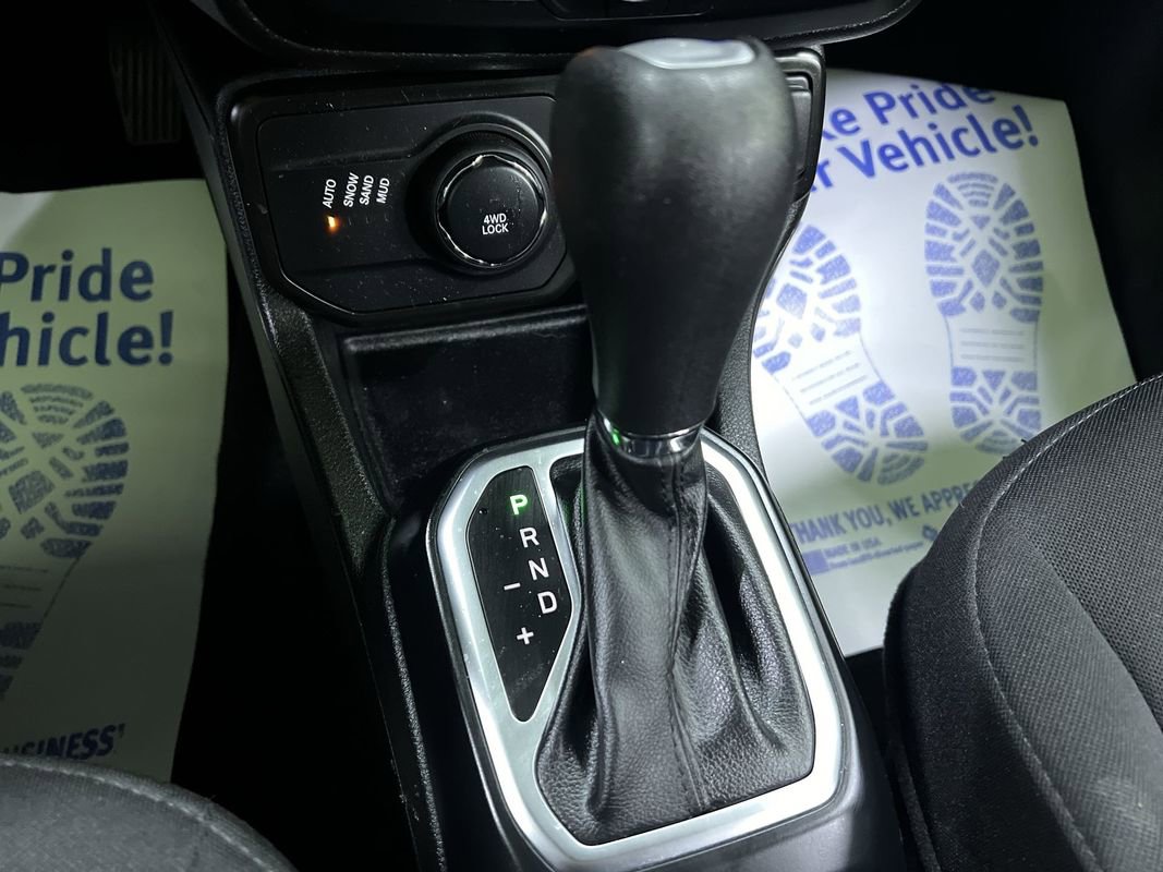 Used 2023 Jeep Renegade Latitude AWD/4WD image 25