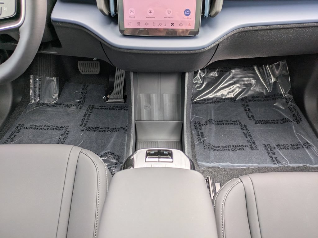 New 2026 Volvo EX30 Plus w/ Climate Package RWD image 18