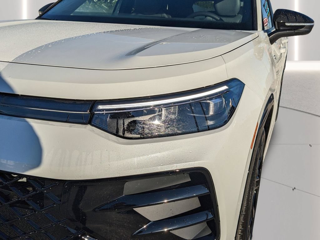New 2026 Volkswagen Tiguan SE R-Line FWD image 10