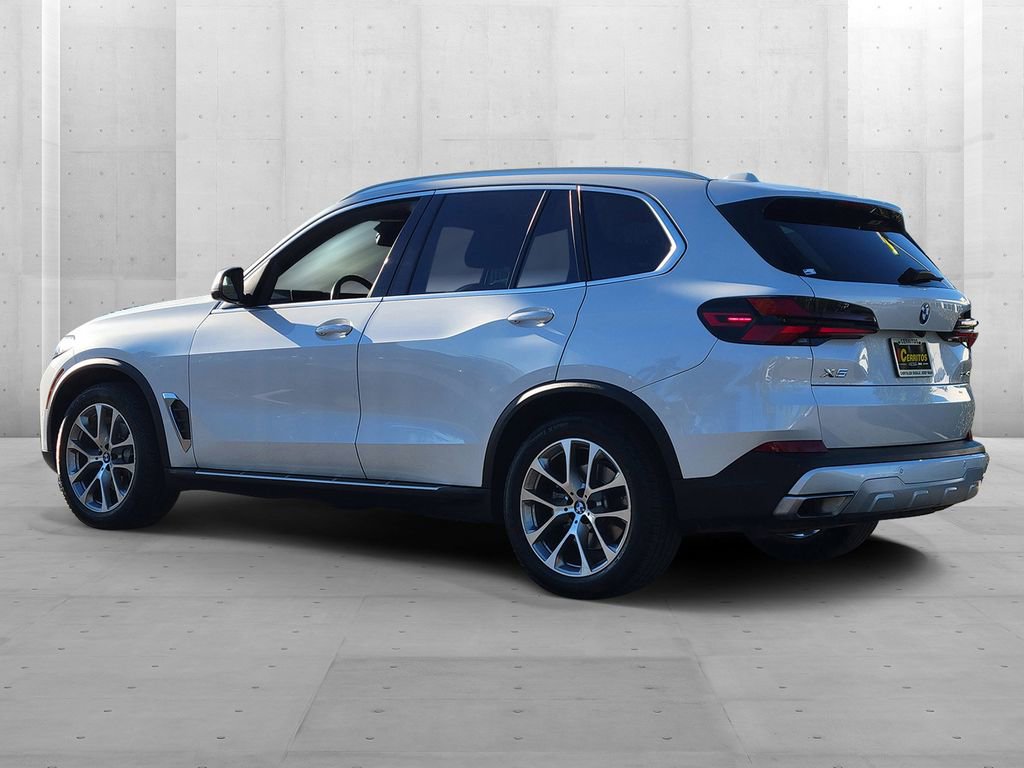 Used 2024 BMW X5 sDrive40i image 2