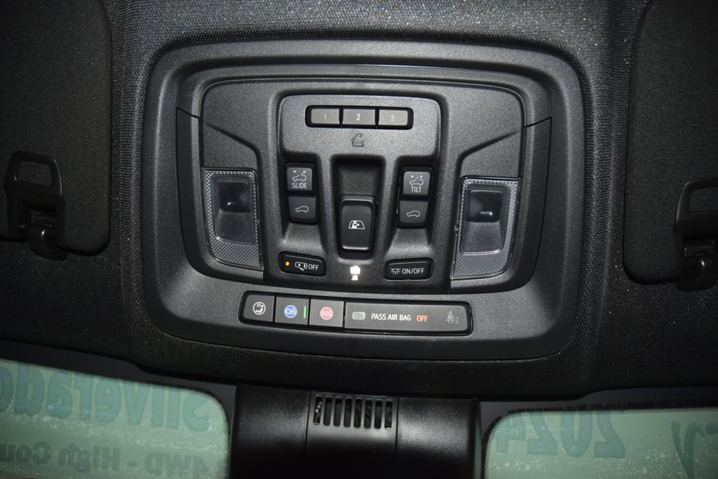 Used 2024 Chevrolet Silverado 1500 High Country w/ High Country Premium Package image 54