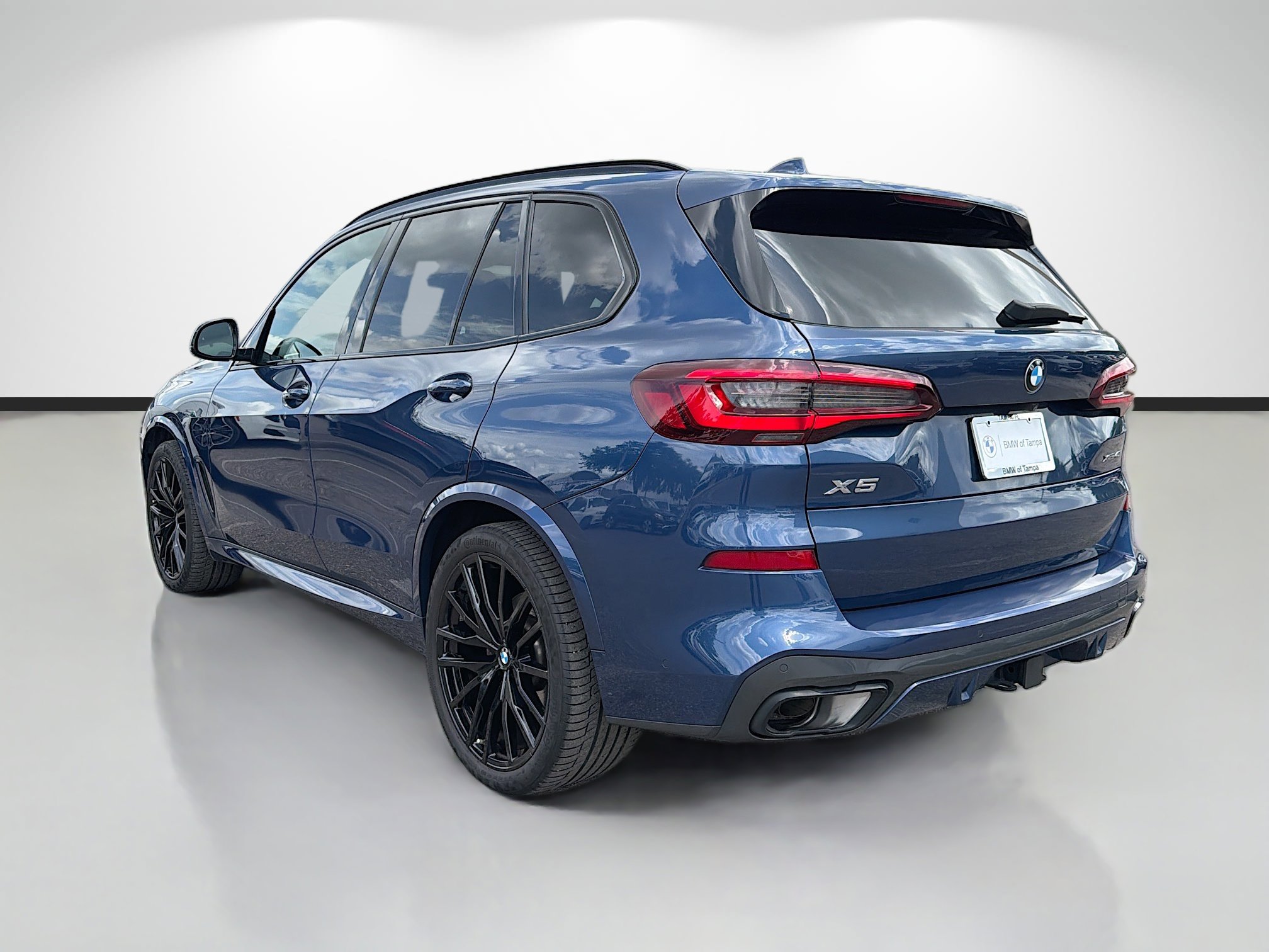 Used 2023 BMW X5 xDrive40i w/ Executive Package image 5