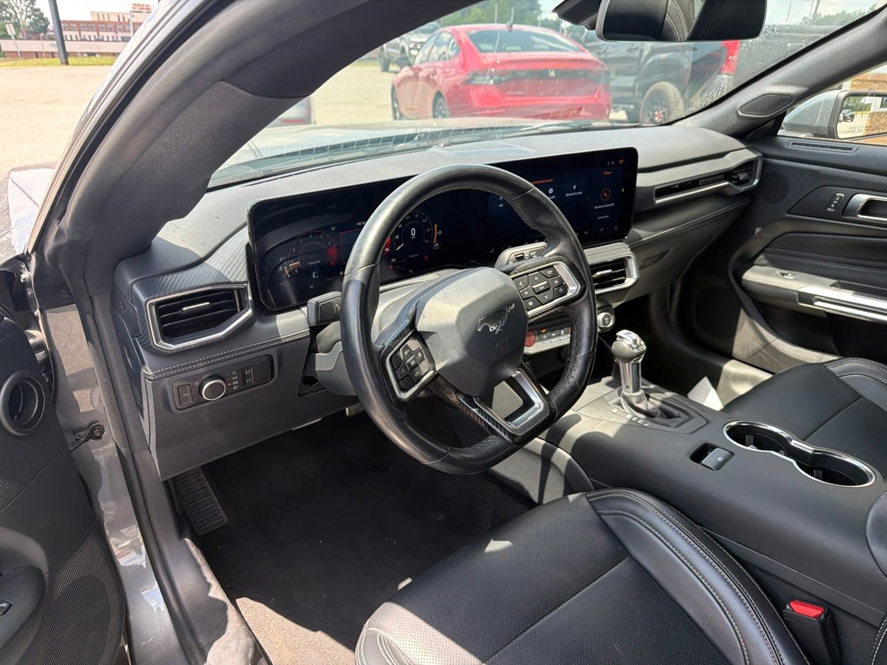 Used 2025 Ford Mustang Premium RWD image 4