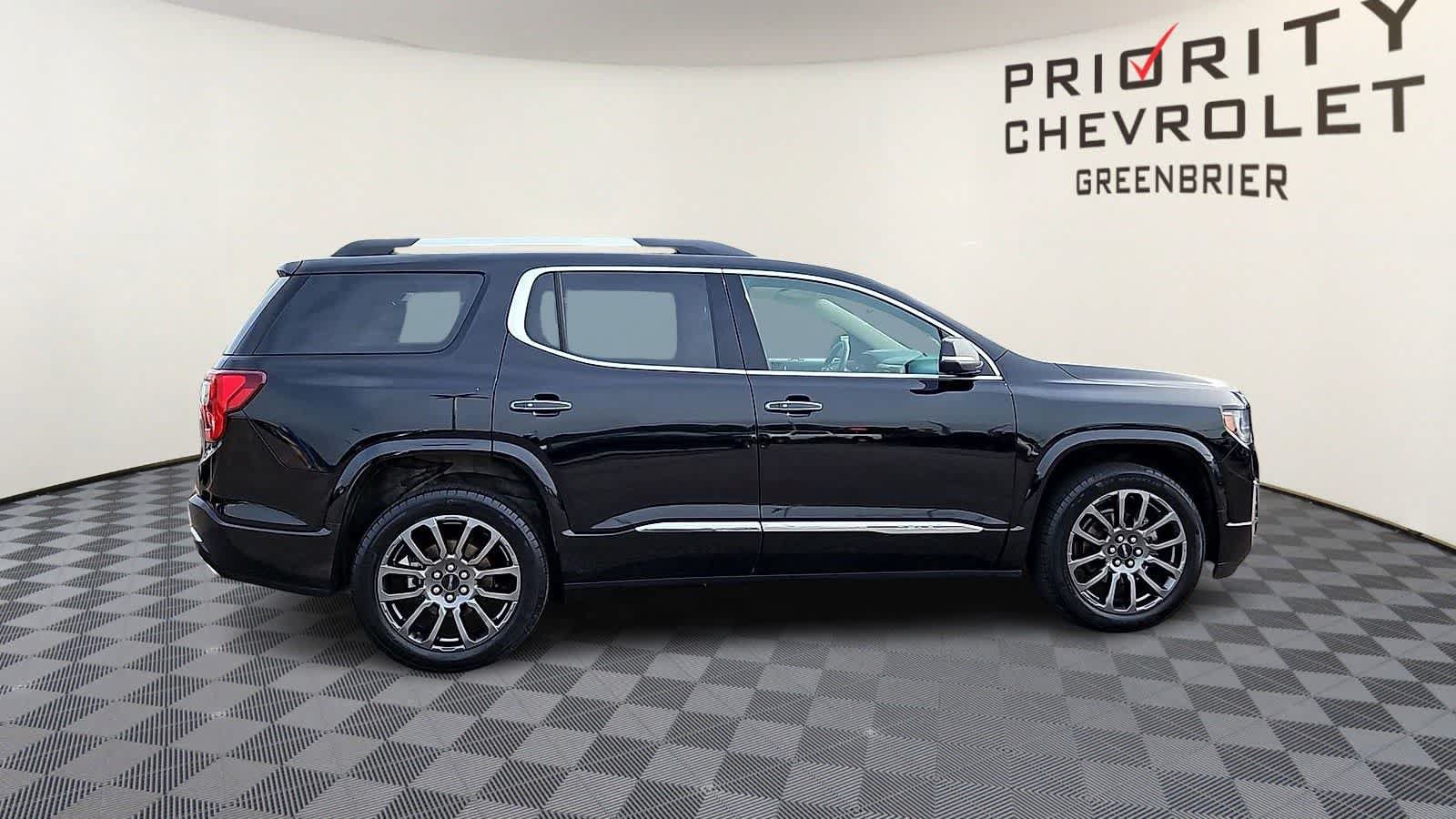 Used 2023 GMC Acadia Denali w/ Black Diamond Edition AWD/4WD image 9
