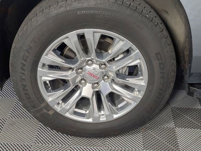 Used 2025 GMC Yukon XL Denali AWD/4WD image 8