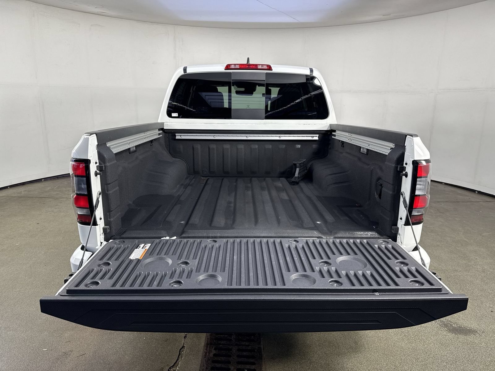 Used 2024 Nissan Frontier SL w/ Technology Package AWD/4WD image 34