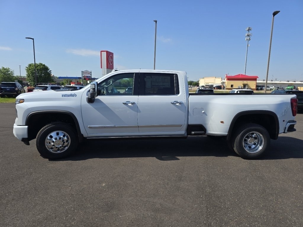 New 2026 Chevrolet Silverado 3500 High Country w/ High Country Premium Package AWD/4WD image 13