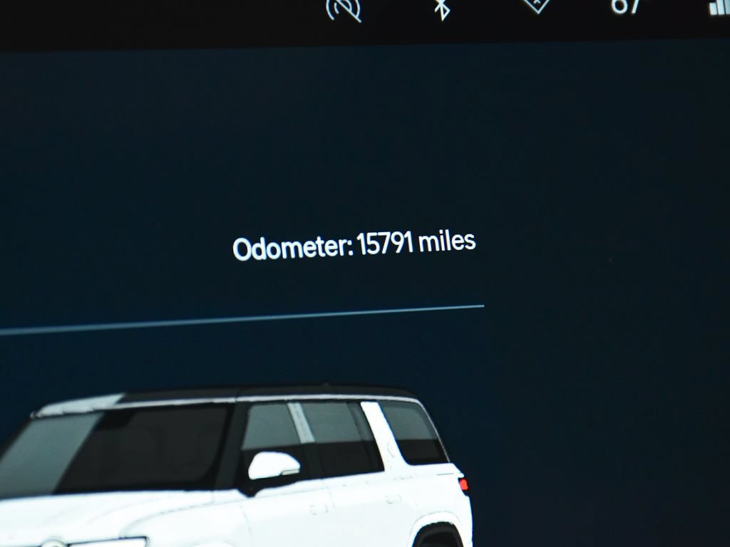 Used 2022 Rivian R1S Launch Edition AWD/4WD image 22