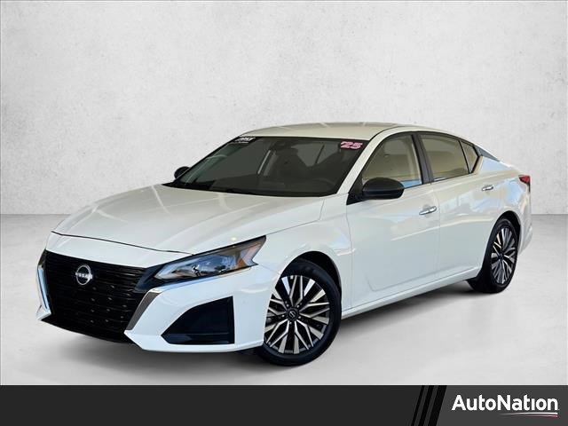 Used 2025 Nissan Altima 2.5 SV image 1