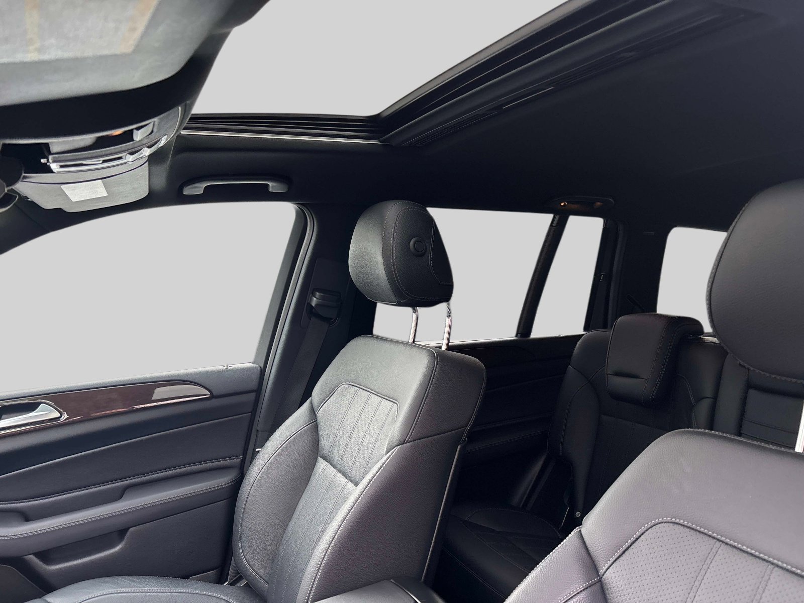 Used 2017 Mercedes-Benz GLS 450 4MATIC image 26