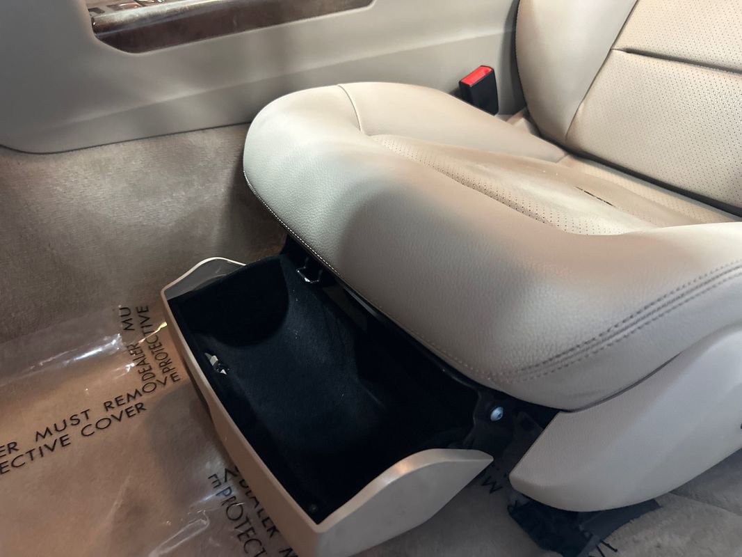 Used 2010 Mercedes-Benz E 350 4MATIC Sedan image 68