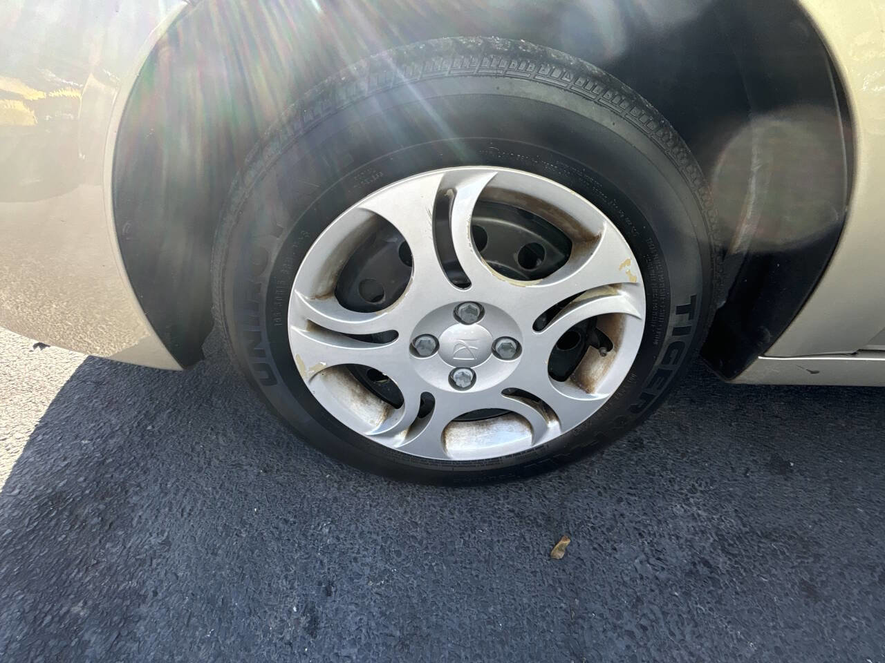 Used 2004 Saturn ION Level 2 FWD image 9