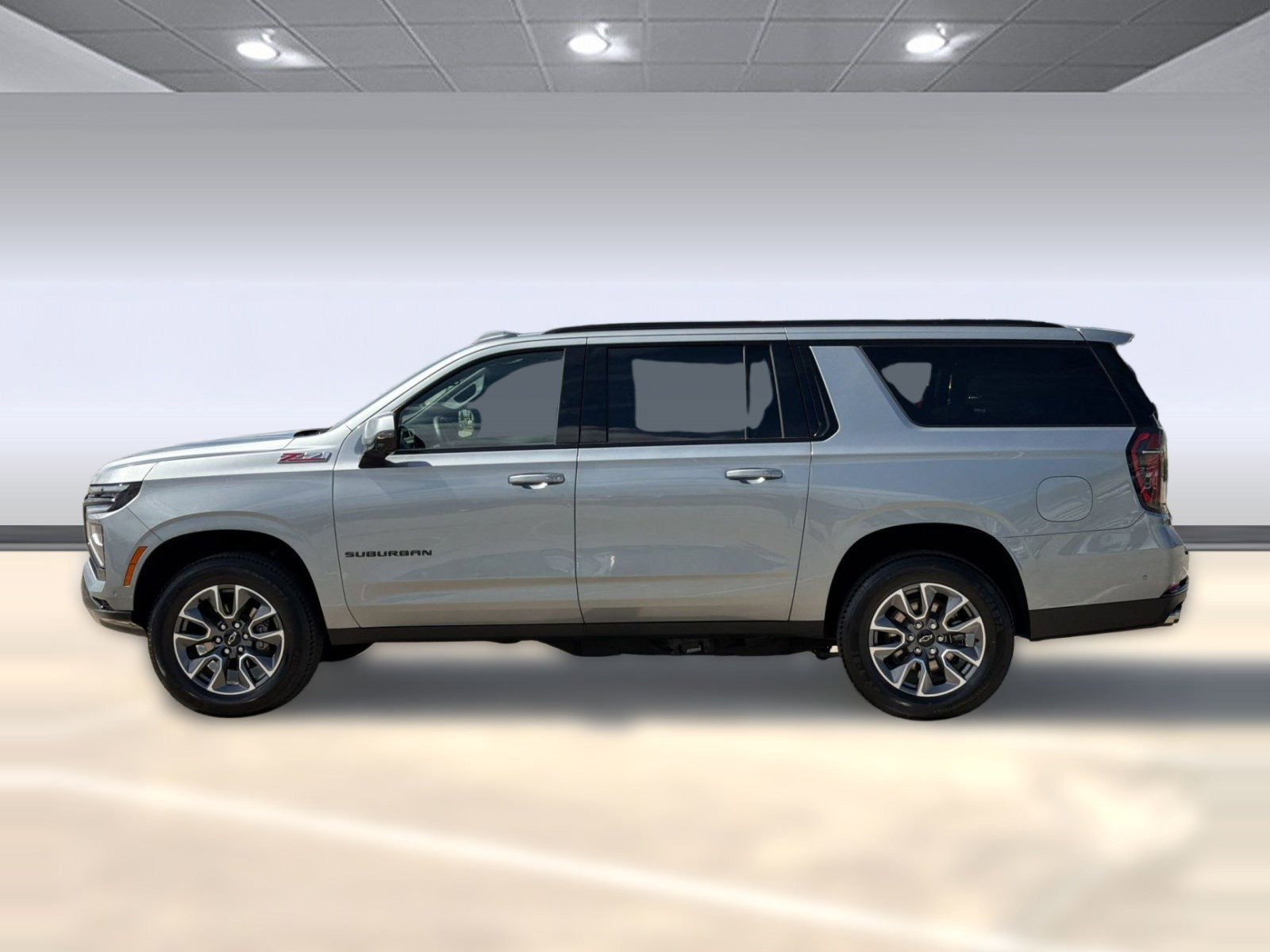 Used 2025 Chevrolet Suburban Z71 image 2