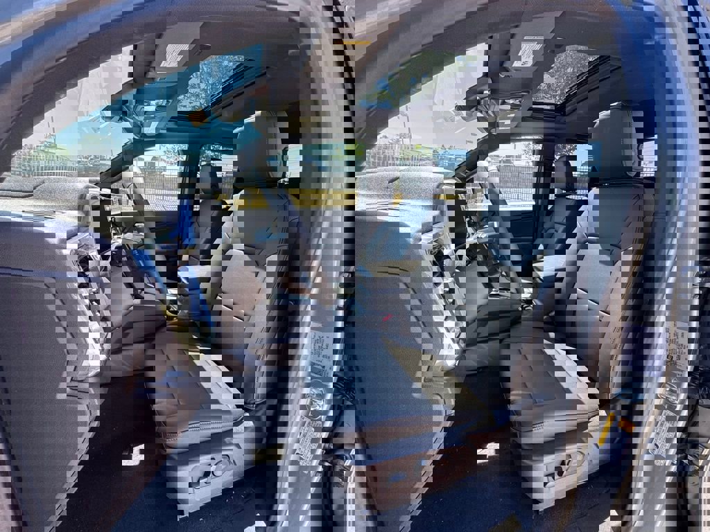 New 2025 GMC Canyon Elevation w/ Convenience Package image 5