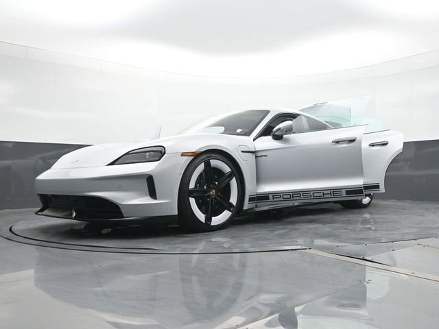 Used 2025 Porsche Taycan GTS image 32