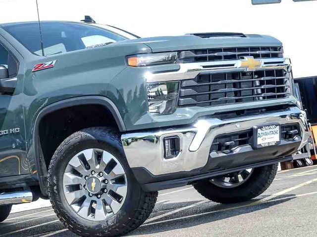 New 2026 Chevrolet Silverado 2500 LT w/ All Star Edition AWD/4WD video 3