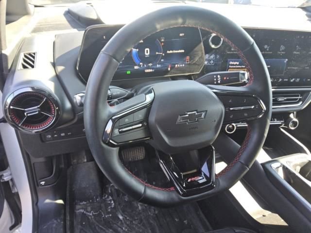 Used 2025 Chevrolet Equinox EV RS w/ Convenience Package II image 11