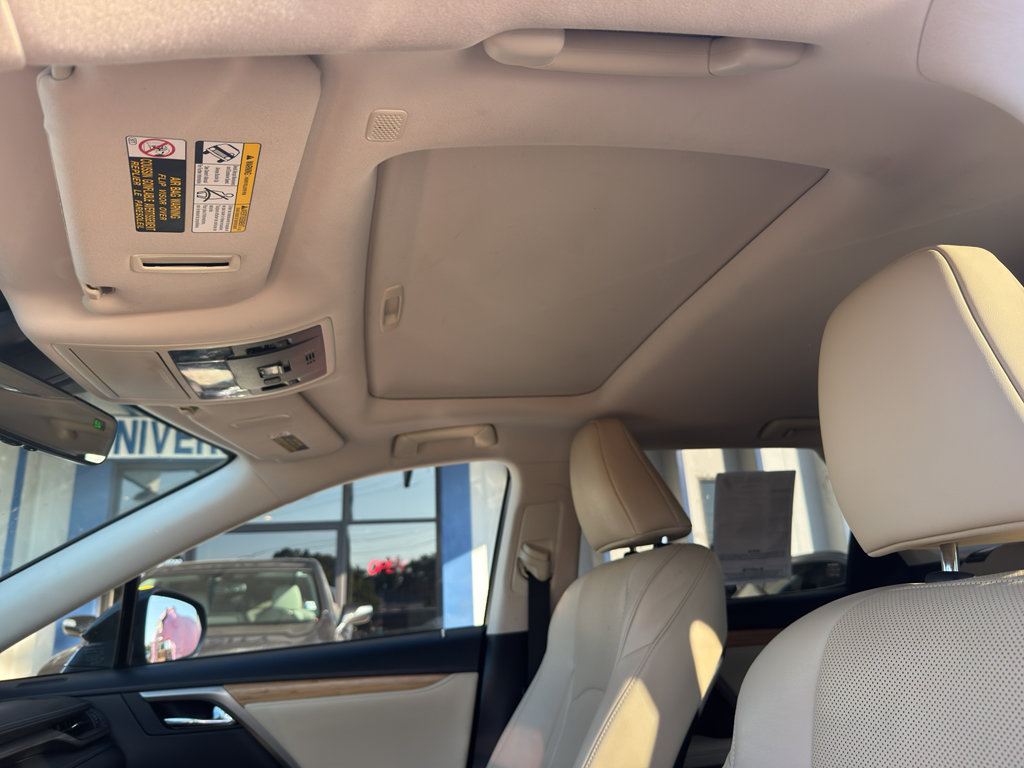 Used 2021 Lexus RX 350L Premium w/ Premium Package image 4