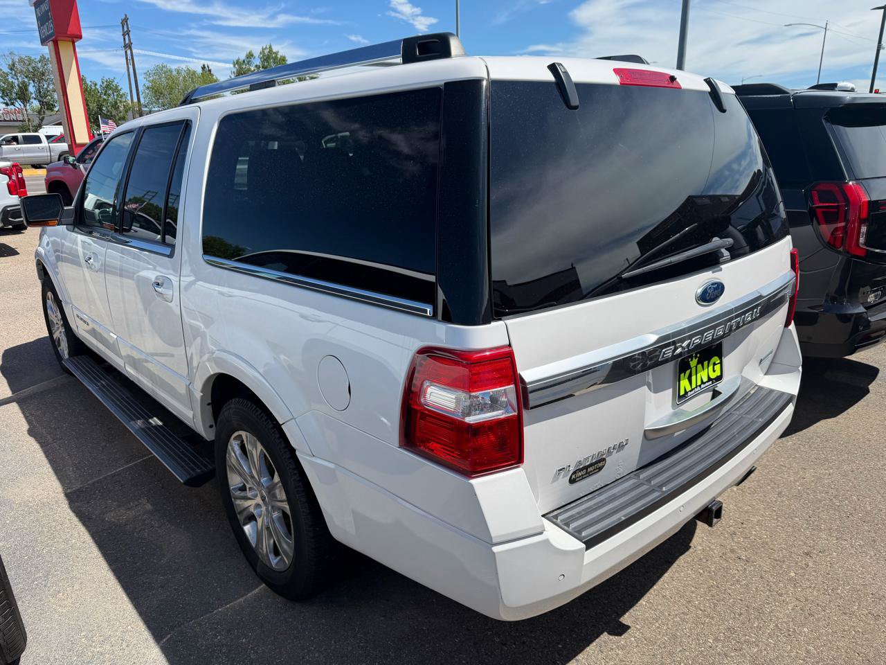 Used 2016 Ford Expedition EL Platinum AWD/4WD image 4