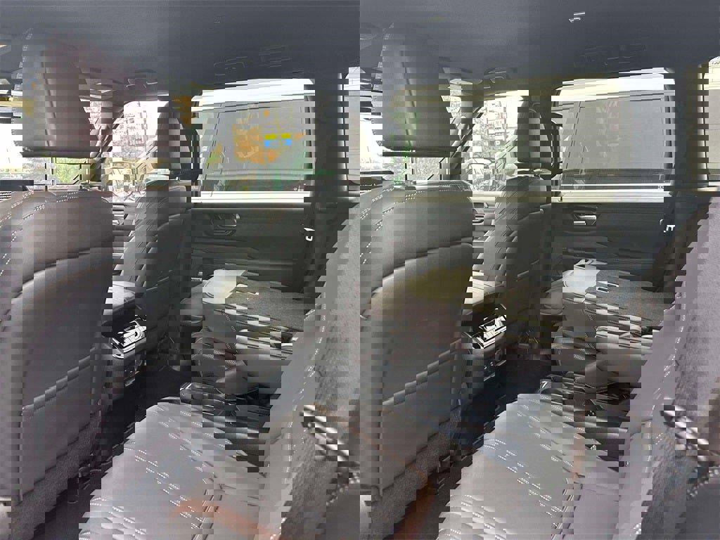 New 2025 Nissan Armada SL w/ Captain's Chari Seat Package image 10