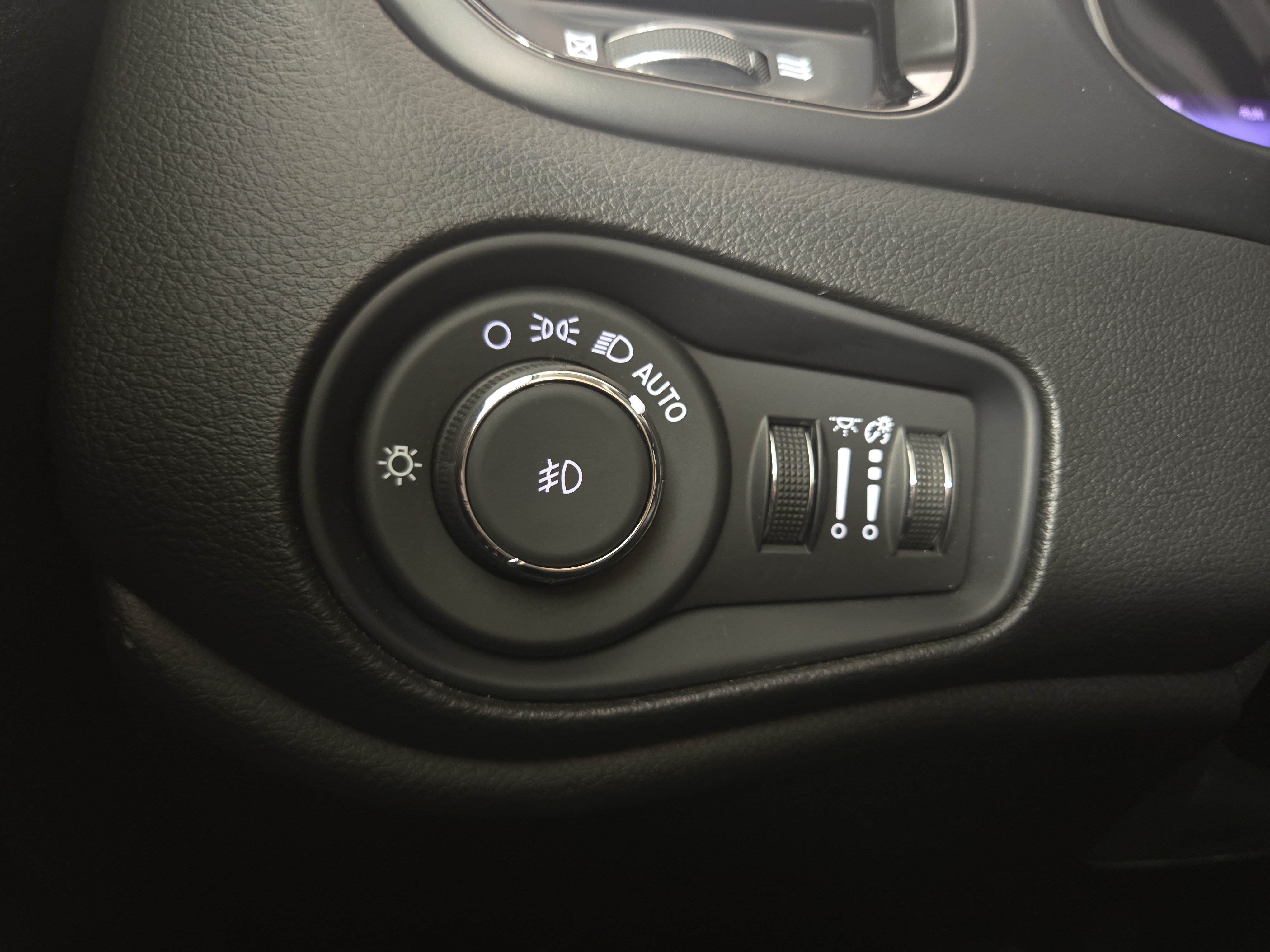 Used 2023 Jeep Renegade Altitude w/ Convenience Group I AWD/4WD image 25