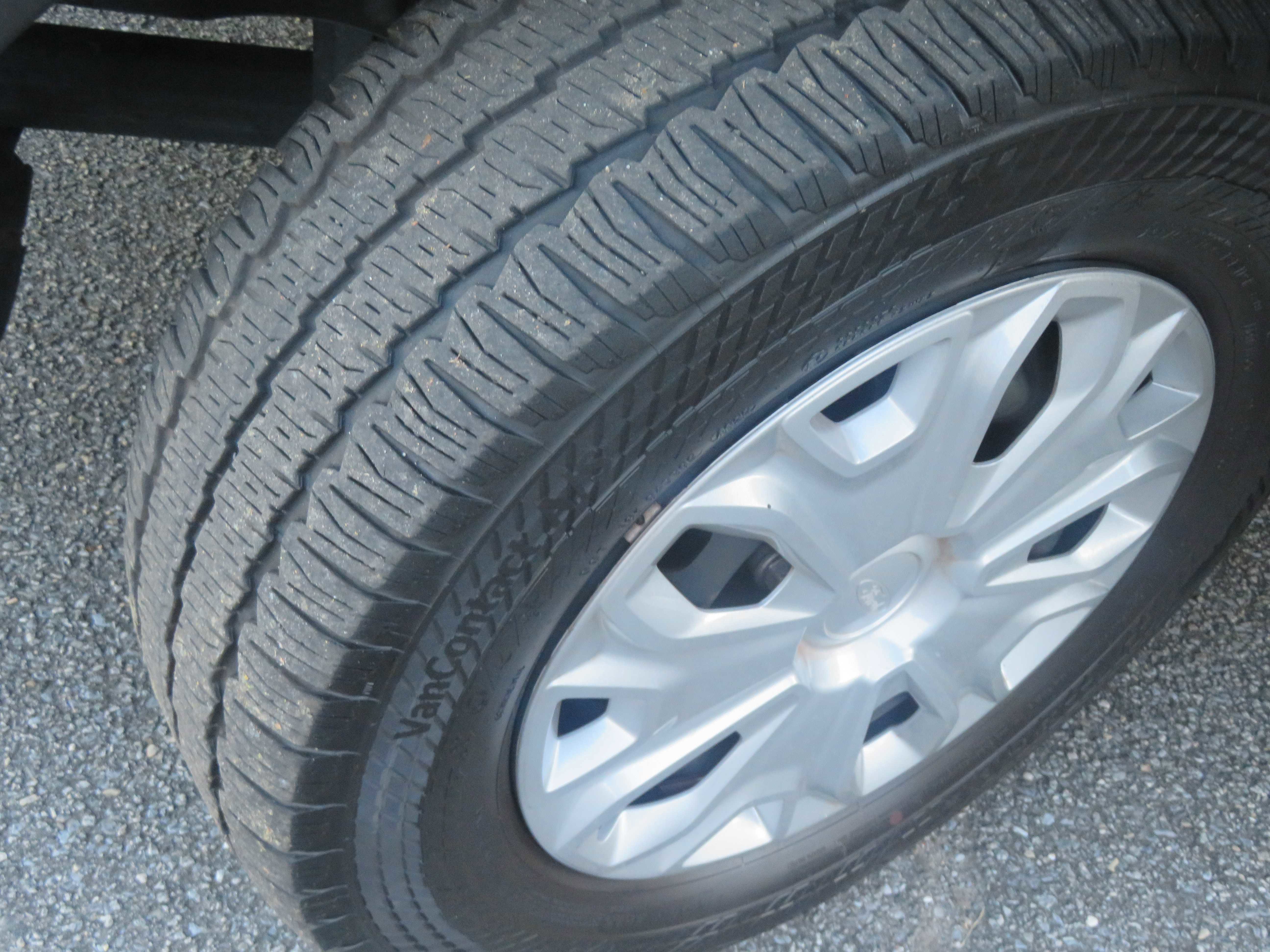 Used 2024 Ford Transit 350 XLT image 11