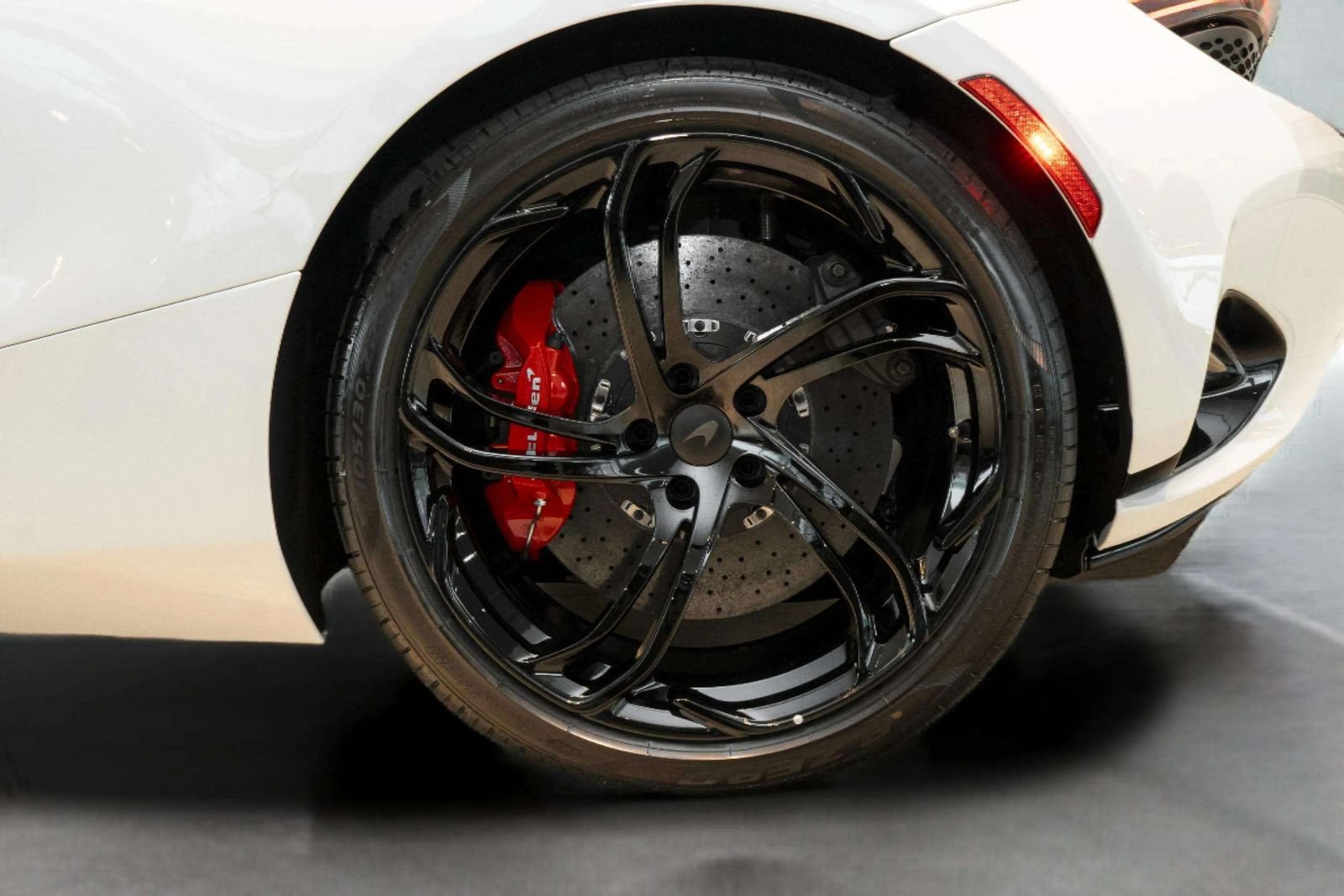 New 2027 McLaren 750S RWD image 13